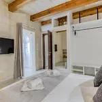 A Lovely 1br With Balcony Just Off The Coast By 360 Estates San Giuliano