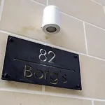 A Lovely 1br With Balcony Just Off The Coast By 360 Estates *