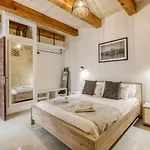 A Lovely 1br With Balcony Just Off The Coast By 360 Estates San Giuliano