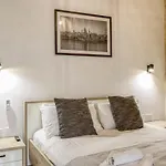Appartamento A Lovely 1br With Balcony Just Off The Coast By 360 Estates *