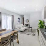 A Lovely 1br With Balcony Just Off The Coast By 360 Estates Appartamento *