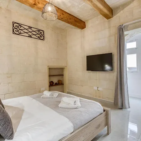 아파트 A Lovely 1br With Balcony Just Off The Coast By 360 Estates