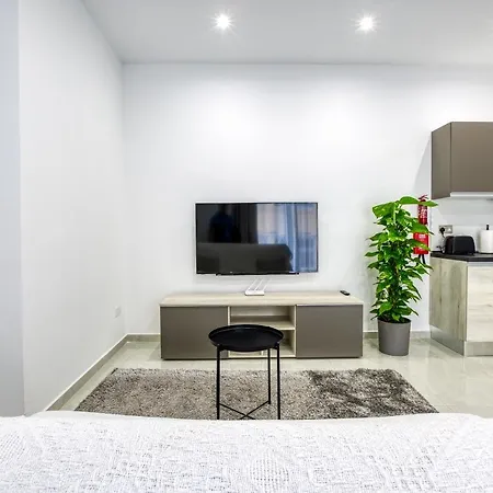아파트 A Lovely 1br With Balcony Just Off The Coast By 360 Estates