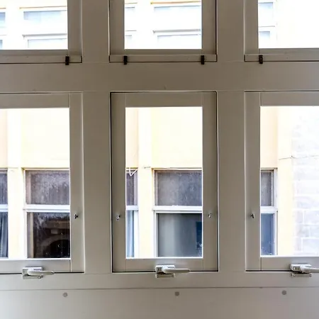 A Lovely 1br With Balcony Just Off The Coast By 360 Estates Apartmán