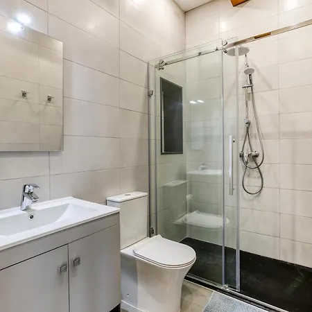 A Lovely 1br With Balcony Just Off The Coast By 360 Estates